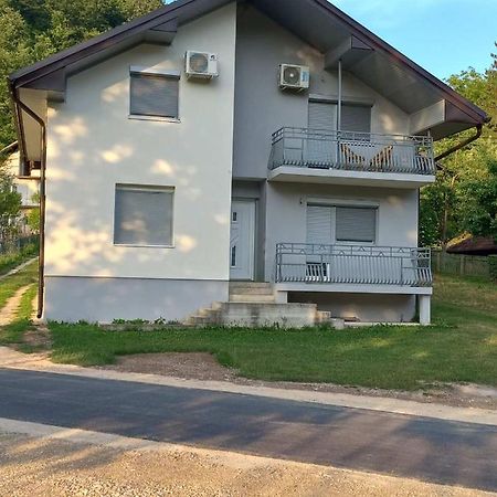 Omar & Una Apartmani Бихач Экстерьер фото