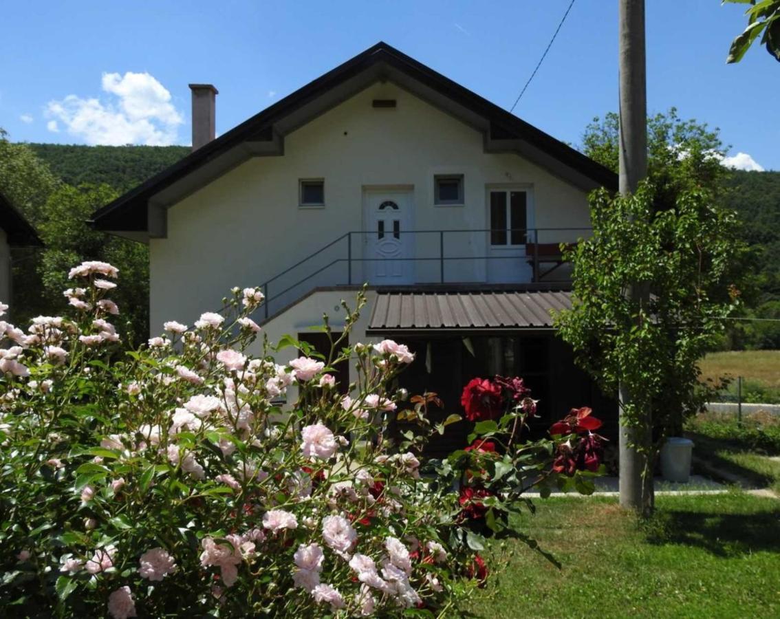 Omar & Una Apartmani Бихач Экстерьер фото
