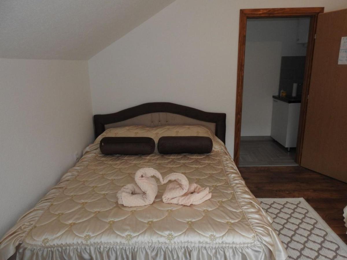 Omar & Una Apartmani Бихач Экстерьер фото